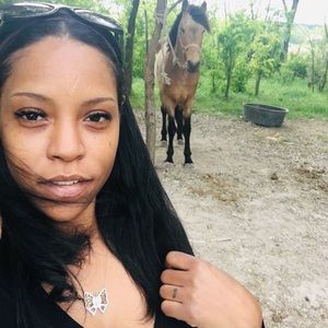 Meet your Posher, Yana